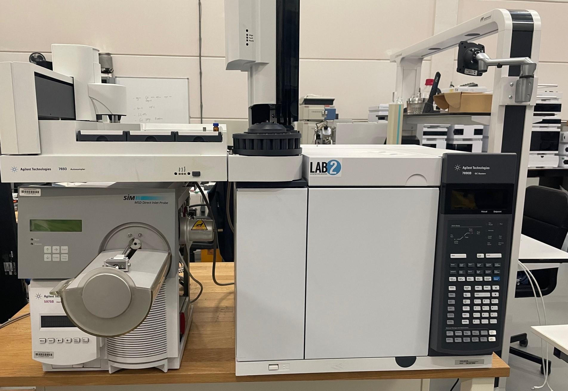 Agilent 5975B inert EI/CI MSD with SIM Direct Inlet Probe