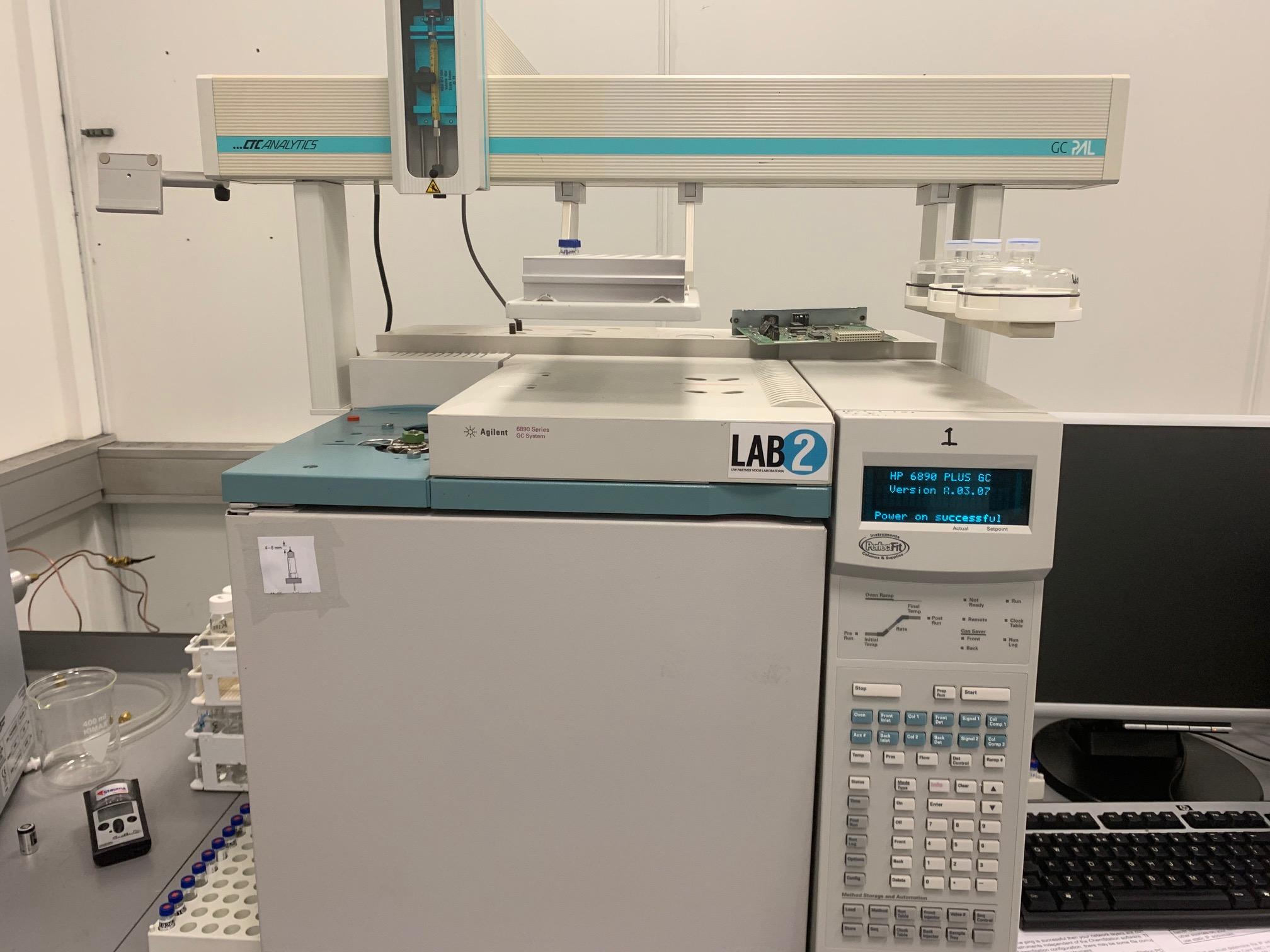 Agilent 6890N with CTC autosampler