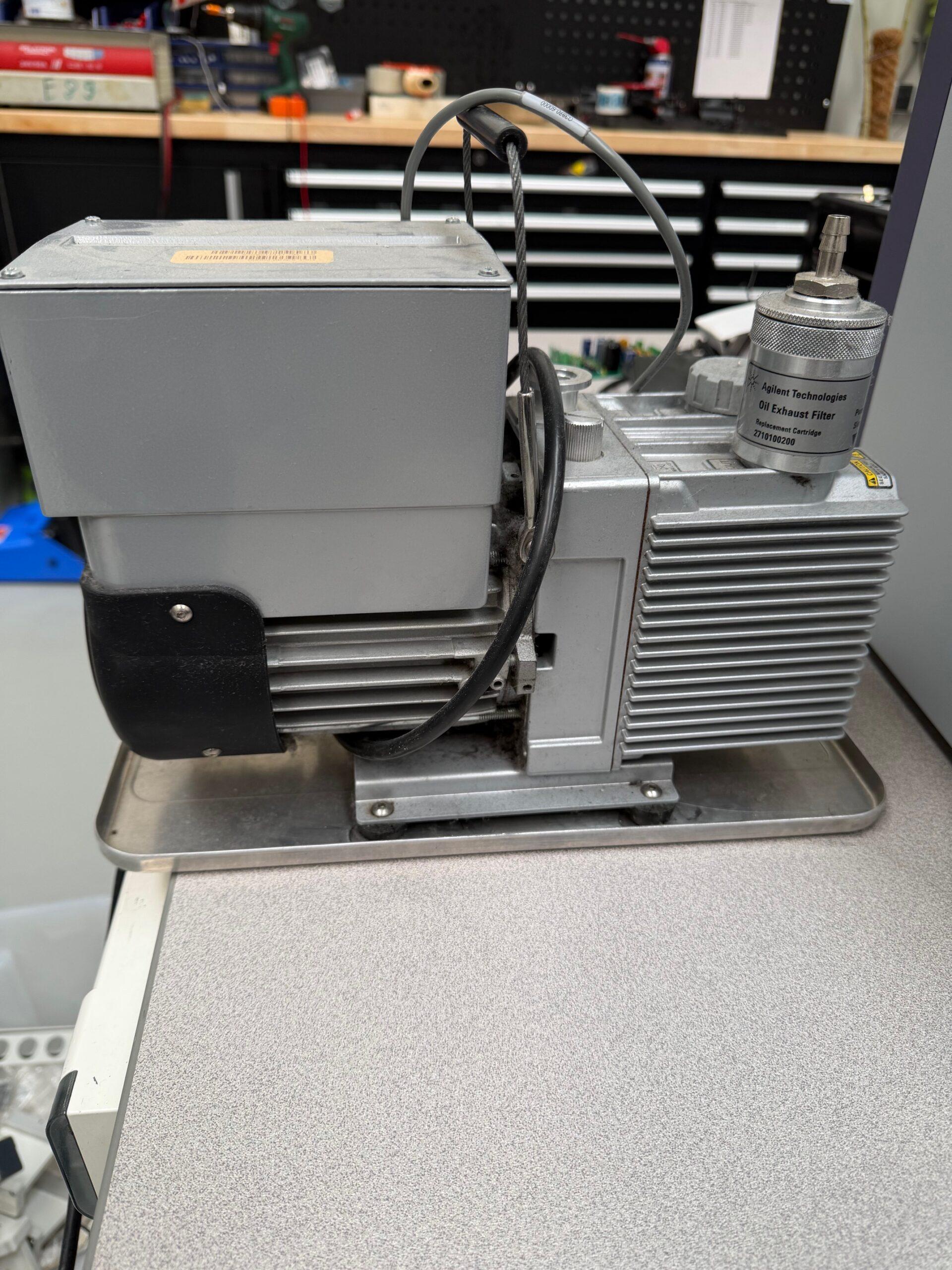AGILENT DS42 rotary vane pump